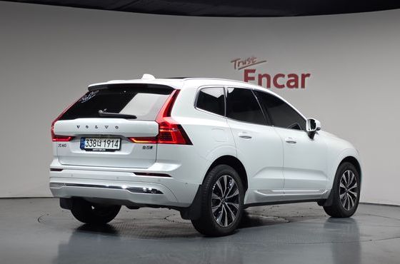 Volvo XC60 B5 Ultimate Bright — пробег 46 821 км — фото 2 из 5