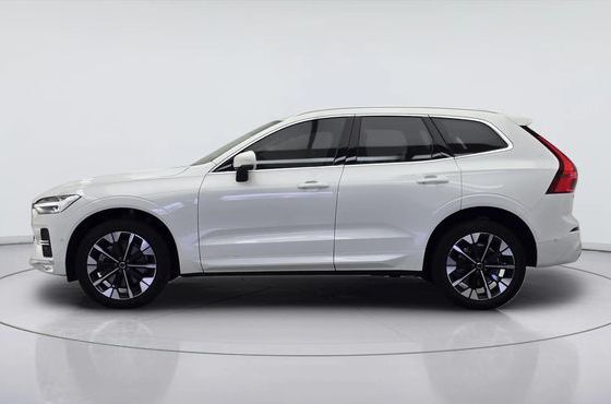 Volvo XC60 B5 Ultra Bright Air Sus — пробег 5 439 км — фото 2 из 5