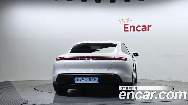 Porsche Taycan из Кореи Encar