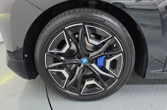 BMW iX xDrive40 First Edition — пробег 104 342 км — фото 5 из 5