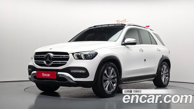 Mercedes-Benz GLE-Class GLE300d 4MATIC — пробег 65 857 км — фото 1 из 5