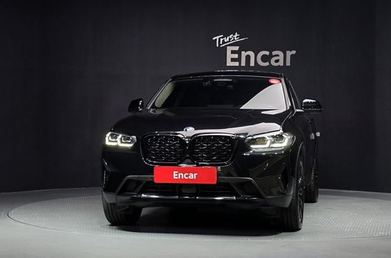 BMW X4 xDrive20i xLine — пробег 10 426 км — фото 3 из 5