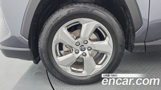 Toyota RAV4 2.5 2WD Hybrid — пробег 57 370 км — фото 5 из 5