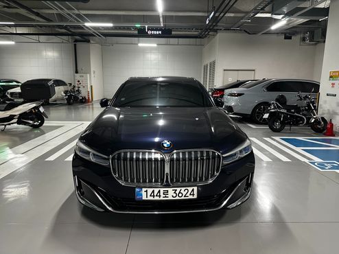 BMW 7-Series 750Li xDrive Design Pure Excellence — пробег 200 000 км — фото 1 из 5