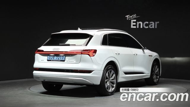Audi e-tron из Кореи Encar