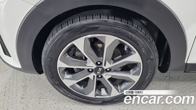 Kia Stonic из Кореи Encar
