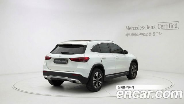 Mercedes-Benz GLA-Class GLA220 — пробег 33 716 км — фото 2 из 5