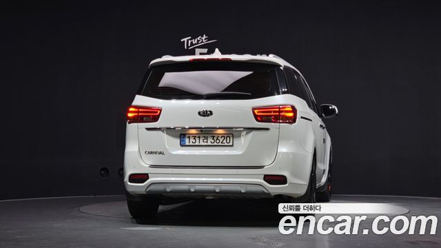 Kia Carnival из Кореи Encar