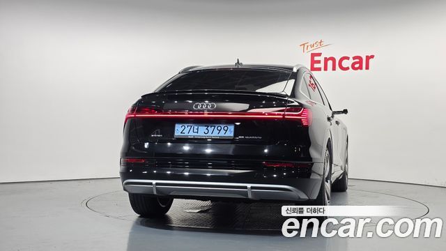 Audi e-tron 55 Quattro Sportback — пробег 63 725 км — фото 4 из 5