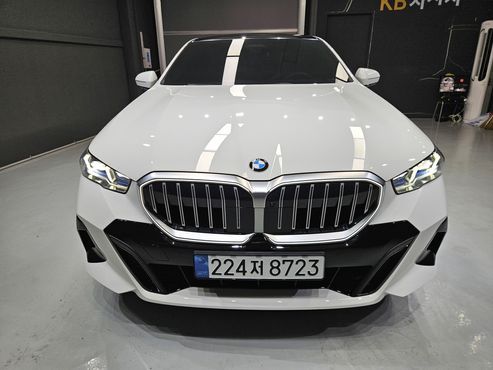 BMW 5-Series 530i xDrive M Sport — пробег 6 417 км — фото 3 из 5