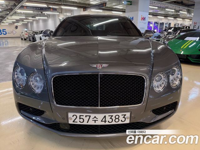 Bentley Flying Spur 4.0 S — пробег 50 000 км — фото 3 из 5