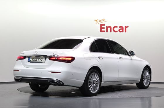 Mercedes-Benz E-Class E220d 4MATIC Exclusive — пробег 74 438 км — фото 2 из 5