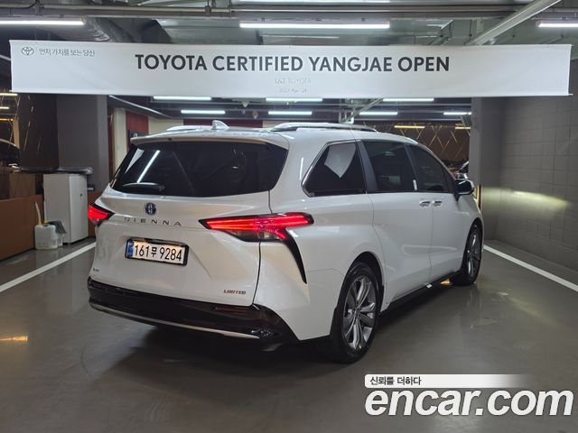 Toyota Sienna 2.5 Hybrid 2WD — пробег 4 353 км — фото 2 из 5
