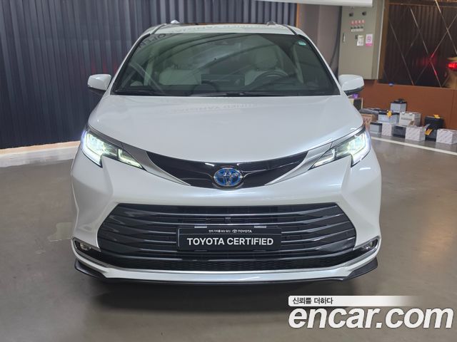 Toyota Sienna 2.5 Hybrid 2WD — пробег 4 353 км — фото 3 из 5
