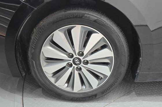 Hyundai Grandeur Premium — пробег 208 031 км — фото 5 из 5