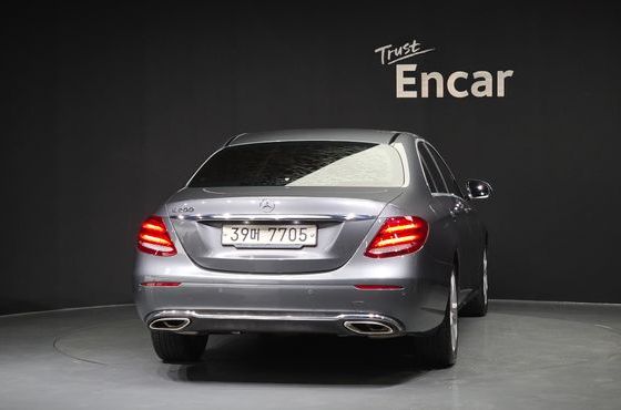 Mercedes-Benz E-Class E200 Avantgarde — пробег 103 426 км — фото 4 из 5