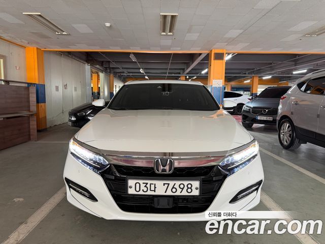 Honda Accord 2.0 Hybrid Touring — пробег 133 000 км — фото 1 из 5