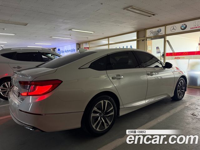 Honda Accord 2.0 Hybrid Touring — пробег 133 000 км — фото 4 из 5