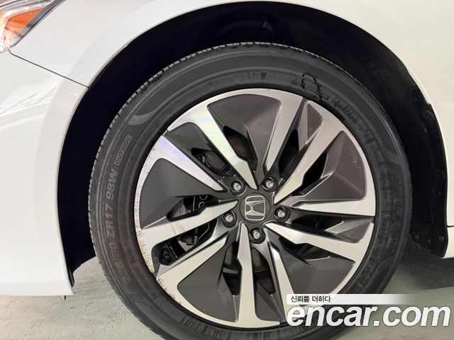 Honda Accord 2.0 Hybrid Touring — пробег 133 000 км — фото 5 из 5