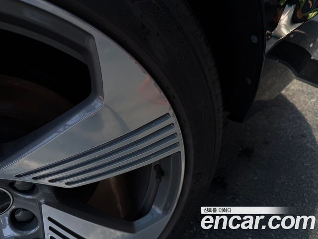 Audi e-tron из Кореи Encar