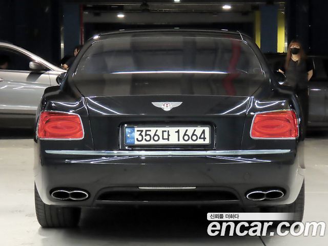 Bentley Flying Spur 4.0 — пробег 94 378 км — фото 3 из 5