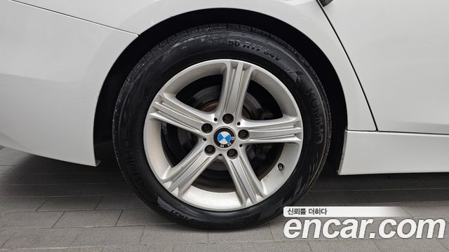 BMW 3-Series 320d Touring — пробег 288 816 км — фото 5 из 5