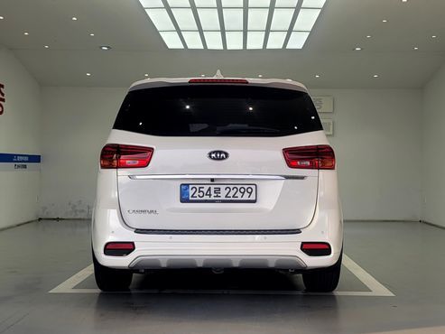 Kia Carnival 9-Seater Prstige — пробег 139 000 км — фото 4 из 5