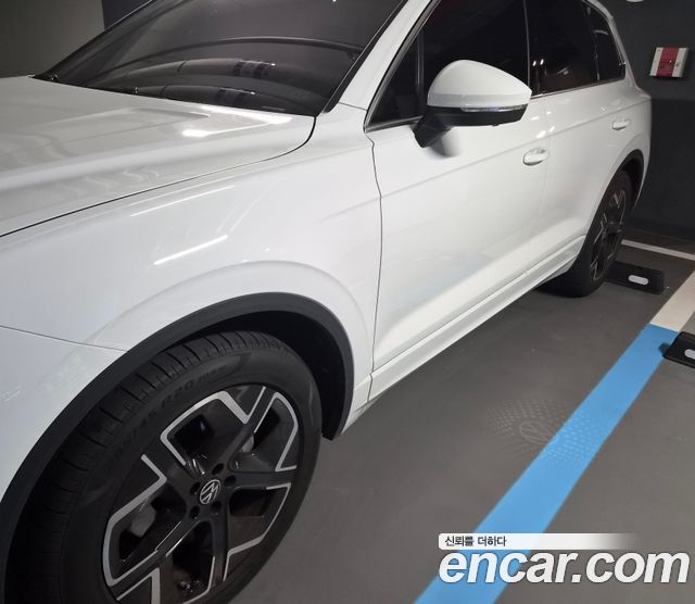 Volkswagen Touareg 3.0 TDI Prestige — пробег 9 700 км — фото 2 из 5