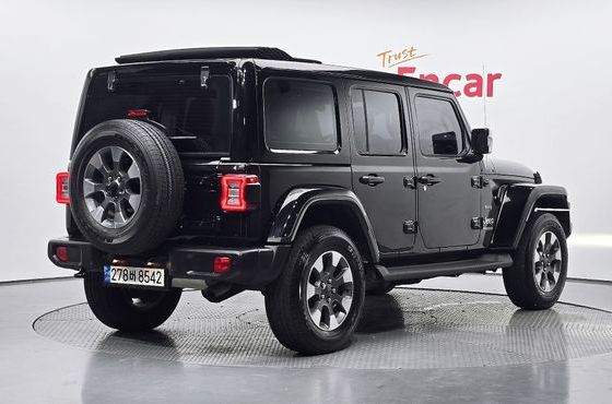 Jeep Wrangler 2.0 Overland Power Top 4Door — пробег 28 501 км — фото 2 из 5