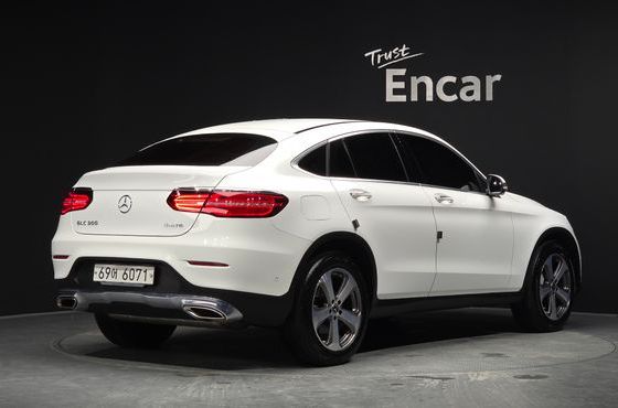 Mercedes-Benz GLC-Class GCL300 4MATIC Coupe — пробег 30 517 км — фото 2 из 5