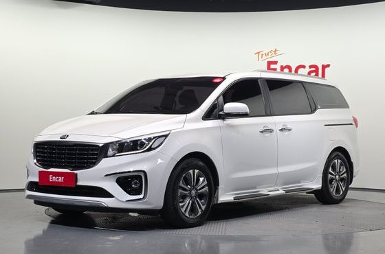 Kia Carnival 9-Seater Luxury — пробег 68 562 км — фото 1 из 5