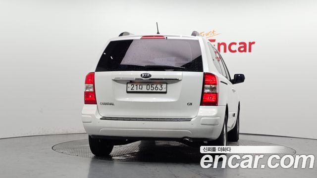 Kia Carnival New Carnival GX Standard — пробег 312 713 км — фото 4 из 5