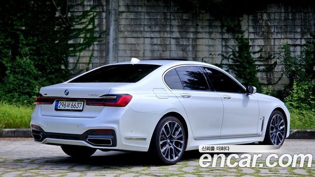 BMW 7-Series 740d xDrive M Sport — пробег 114 400 км — фото 3 из 5