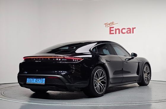 Porsche Taycan Base — пробег 74 525 км — фото 2 из 5