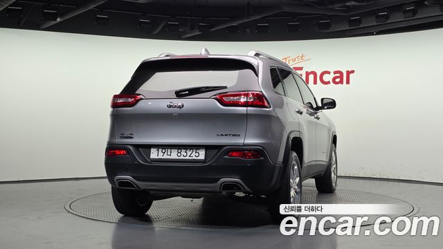 Jeep Cherokee 2.2 Diesel Limited 4WD — пробег 215 141 км — фото 4 из 5
