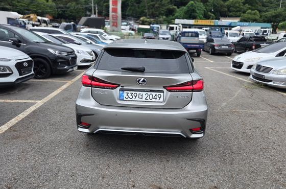 Lexus CT200h 1.8 Supreme ZWA10 — пробег 31 000 км — фото 5 из 5