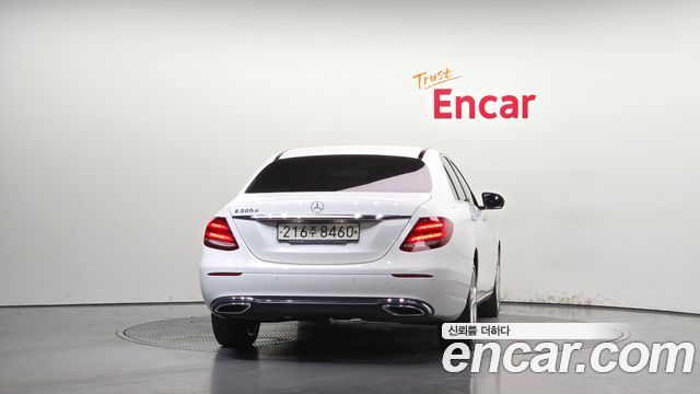Mercedes-Benz E-Class из Кореи Encar