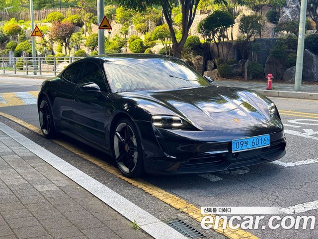 Porsche Taycan Base — пробег 22 300 км — фото 1 из 5