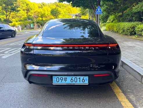 Porsche Taycan Base — пробег 22 300 км — фото 5 из 5