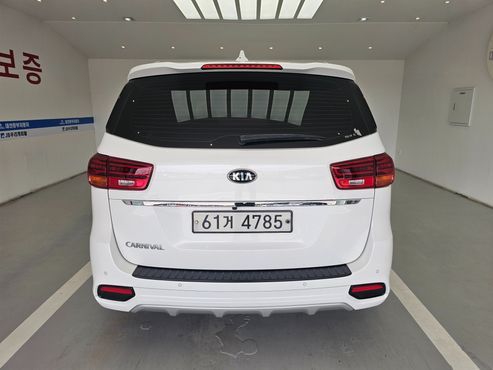 Kia Carnival 9-Seater Prstige — пробег 91 601 км — фото 4 из 5