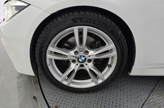 BMW 3-Series 330i M Sport — пробег 47 630 км — фото 5 из 5