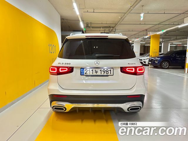 Mercedes-Benz GLB-Class GLB250 4MATIC — пробег 45 000 км — фото 4 из 5