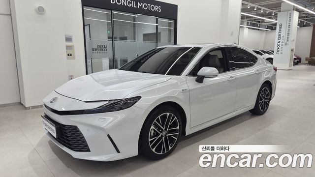 Toyota Camry 2.5 XLE Hybrid — пробег 6 025 км — фото 1 из 5
