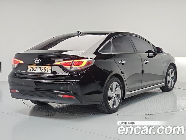 Hyundai Sonata 2.0 HEV Premium — пробег 216 582 км — фото 4 из 5