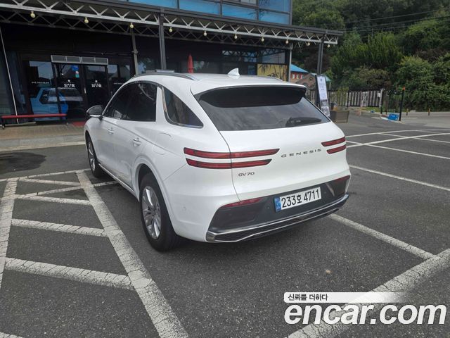 Genesis GV70 2.5T Gasoline 2WD — пробег 25 400 км — фото 2 из 5
