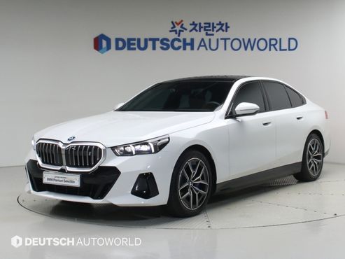 BMW i5 eDrive 40 M Sport — пробег 7 123 км — фото 1 из 5
