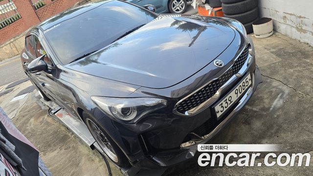 Kia Stinger 2.0 Turbo AWD Prime — пробег 202 000 км — фото 3 из 5