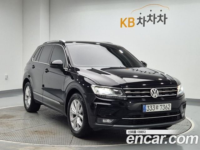 Volkswagen Tiguan 2.0 TDI Premium — пробег 110 955 км — фото 4 из 5