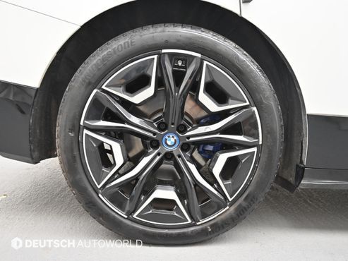 BMW iX xDrive40 First Edition — пробег 22 660 км — фото 5 из 5