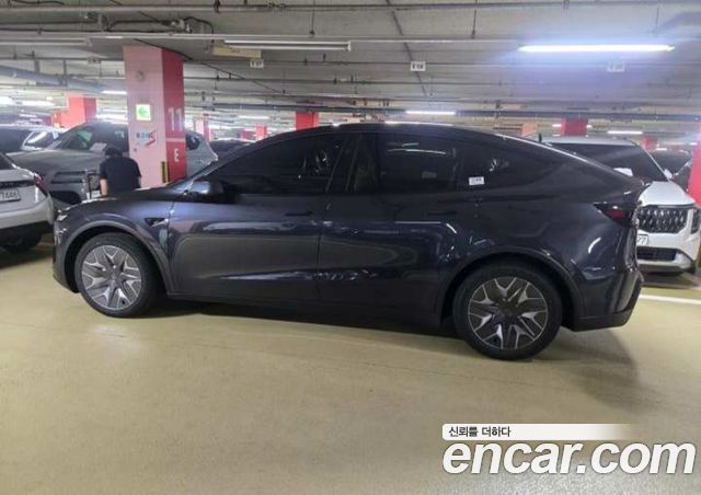 Tesla Model Y L Long Range AWD — пробег 1 км — фото 2 из 5